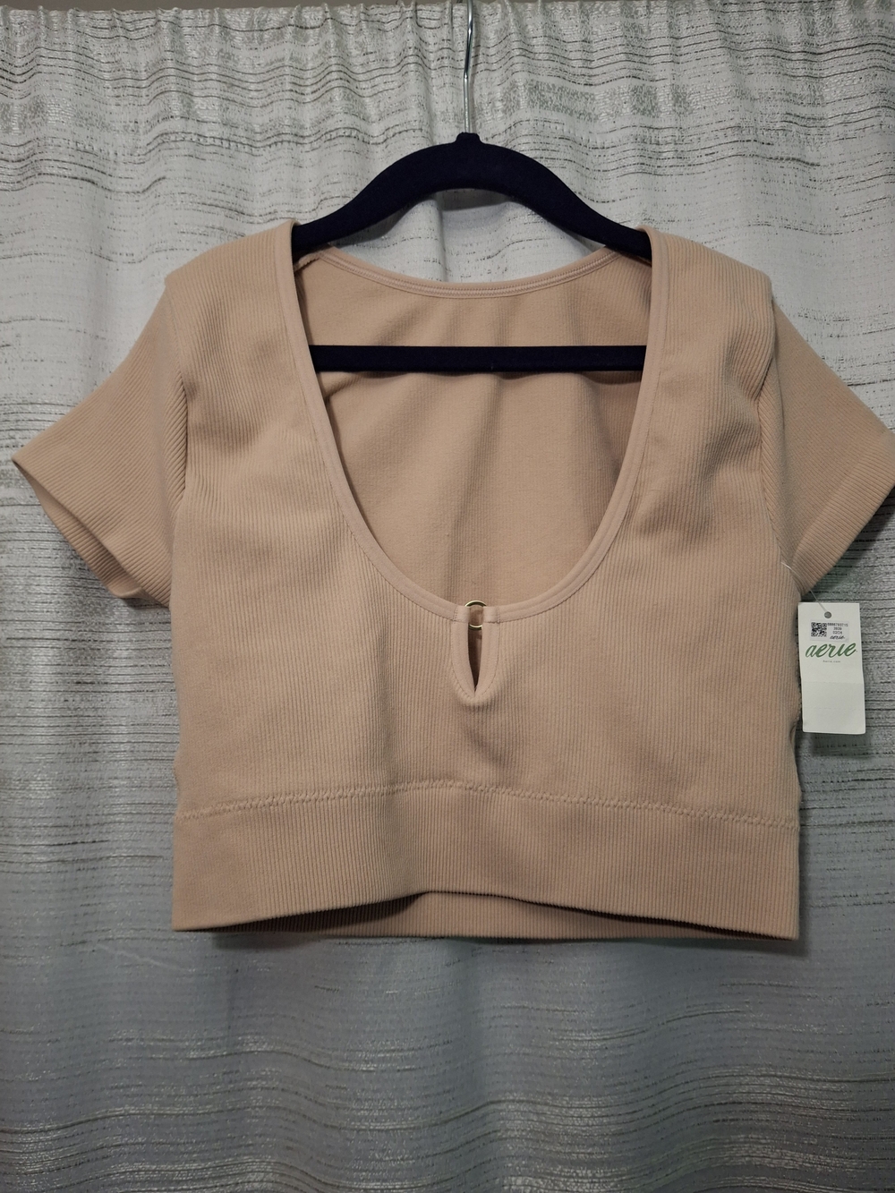 aerie Neutral Ribbed Scoop Neck Crop Top with Gold Keyhole Accent Small